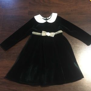 Beautiful vintage deep green velvet dress